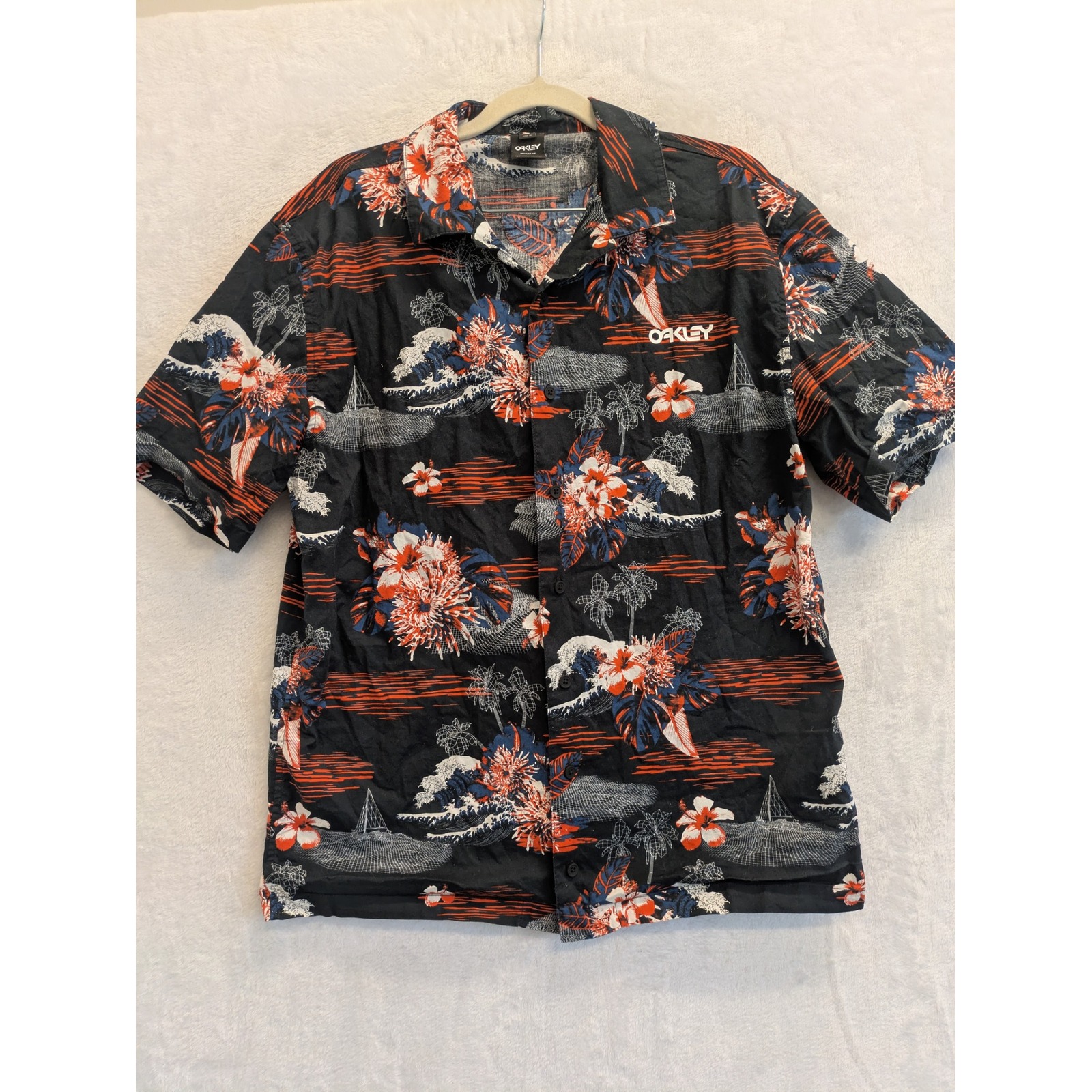 Oakley Button Up Hawaiian Shirt Mens Size S Black Floral Short Sleeve